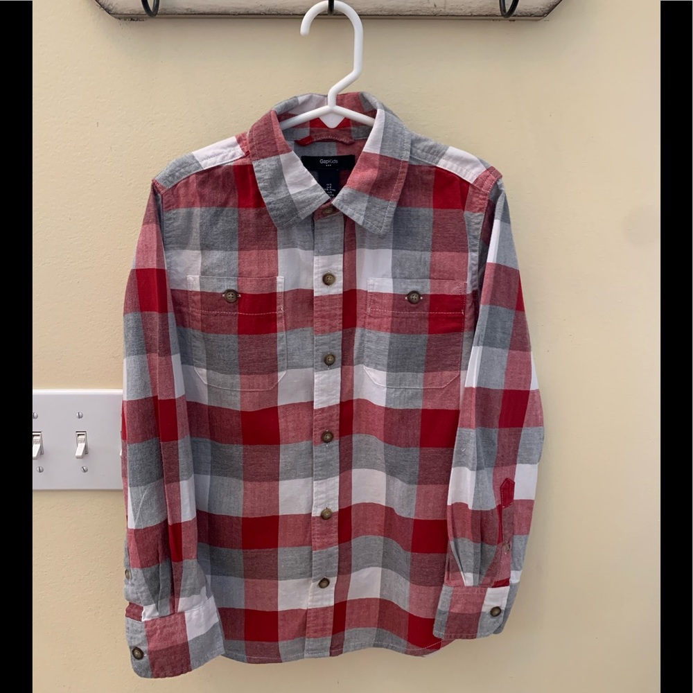 Small, Gap Button Down Shirt
